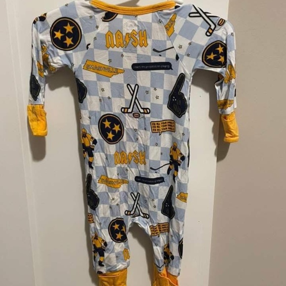 Lolly & Laddie Nashville Preds Pajamas - Picture 2 of 2